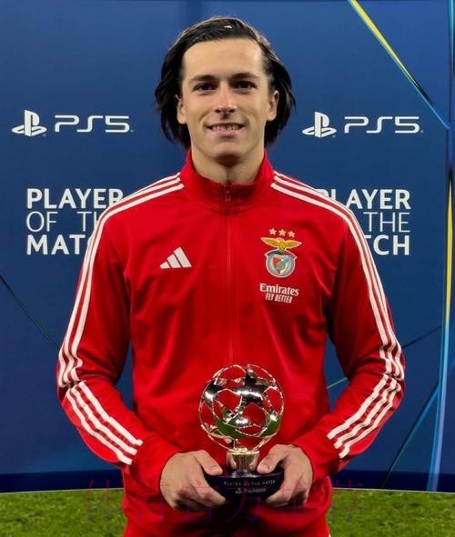 西甲-吉梅内斯阿尔瓦罗进球 皇马1-1平10人马竞